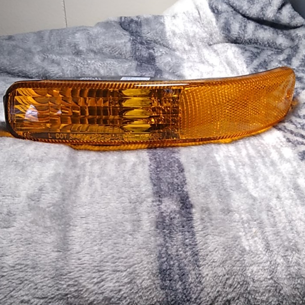 Left Turn Signal For 2002 - 2004 Jeep Liberty
